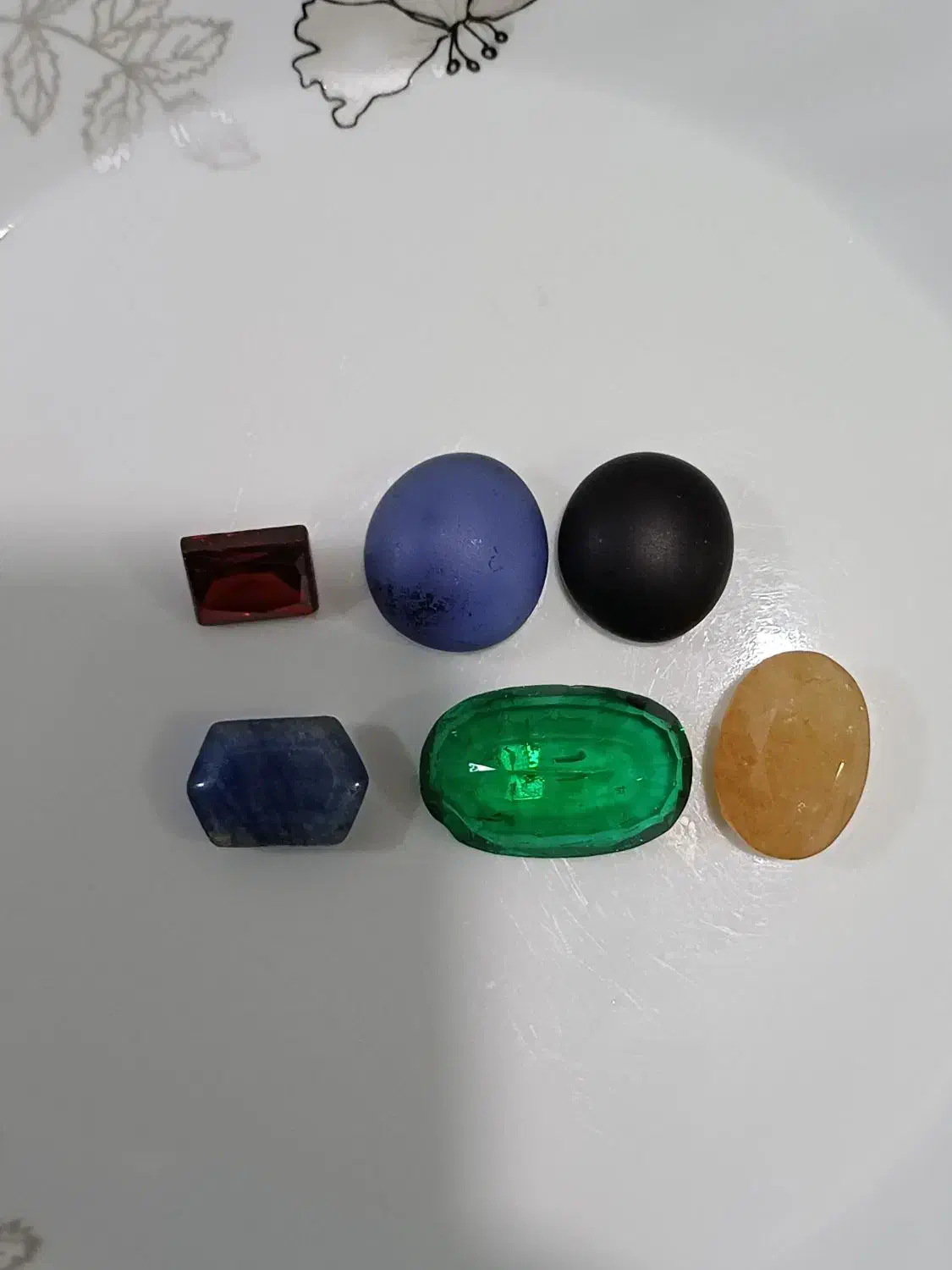 سنگ زمردیاقوتگارنت و|جواهرات|قرچک, حسنک|دیوار