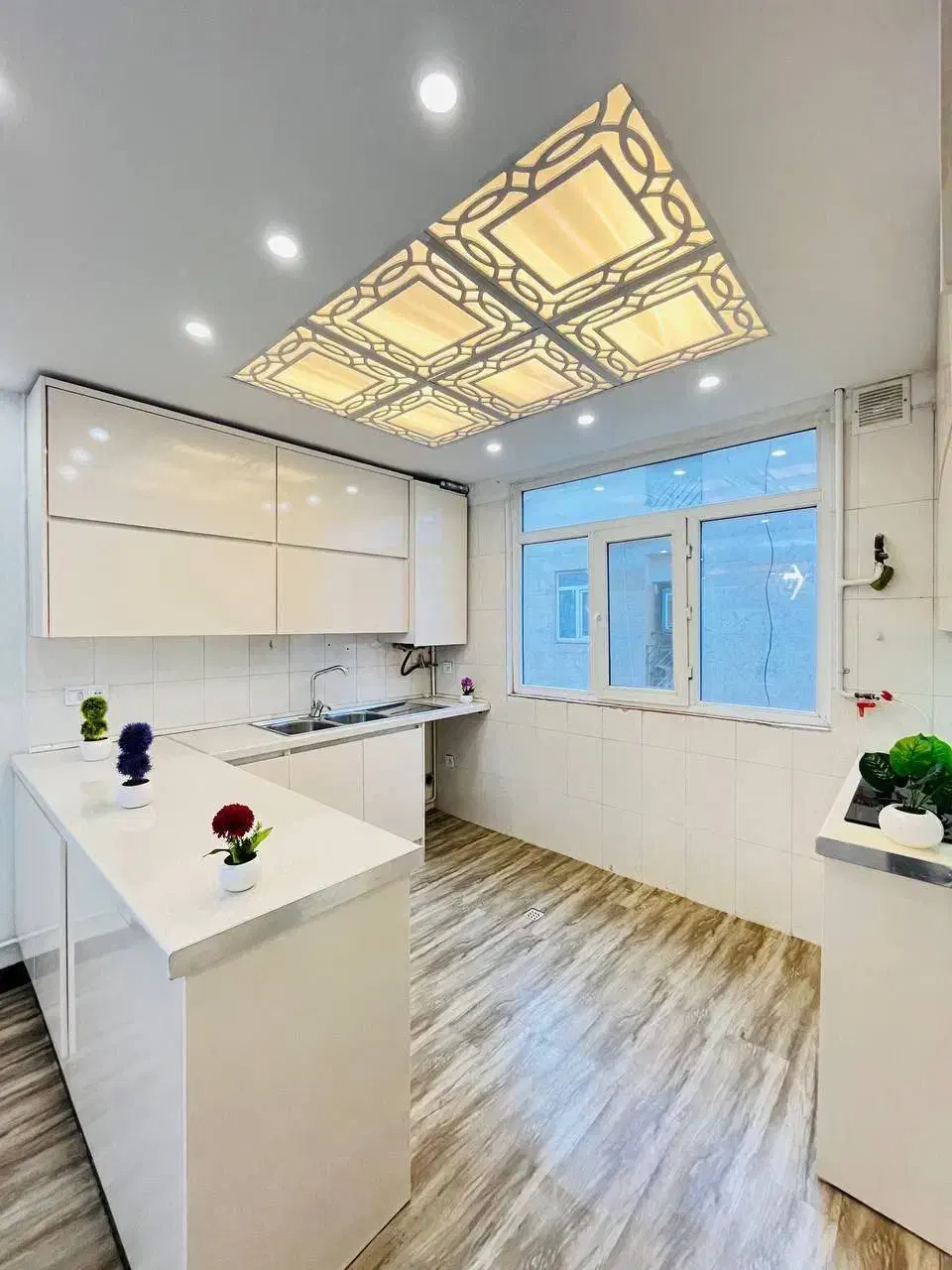 ۶۱ متر/آسانسور و پارکینگ/مشاعات تمیز/نگهبانی۲۴ساعت|اجارهٔ آپارتمان|اندیشه, اندیشه فاز ۱|دیوار