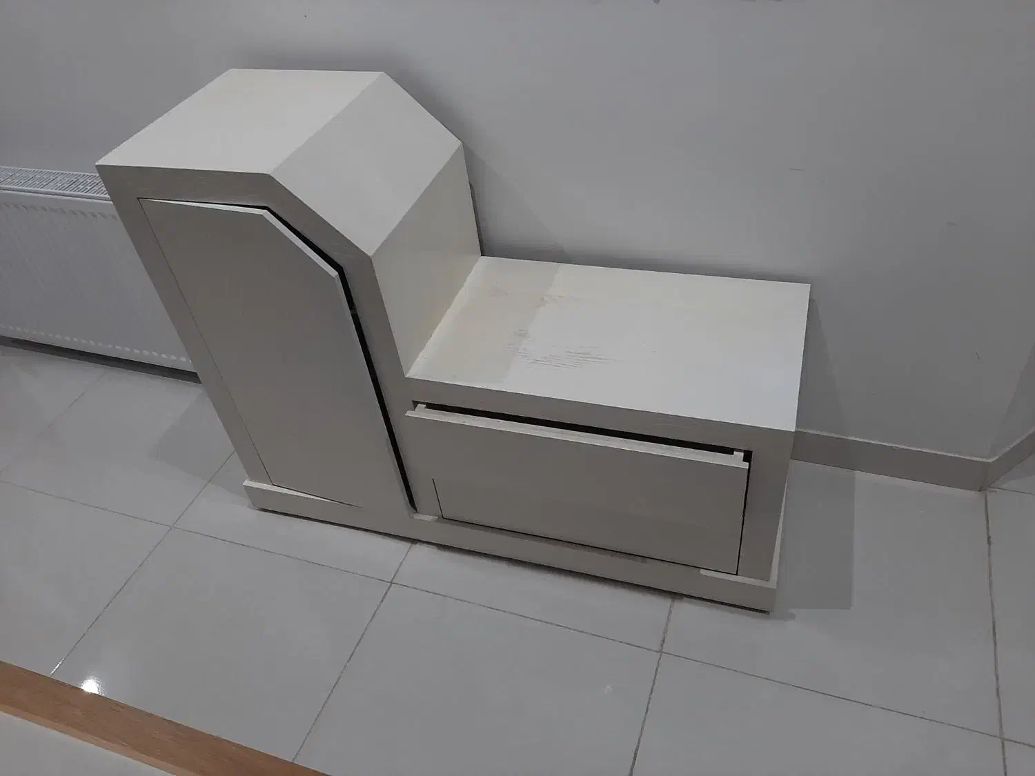 میز آرایش جادار از جنس چوب خوب|جاکفشی، کمد، دراور|مبارکه, |دیوار