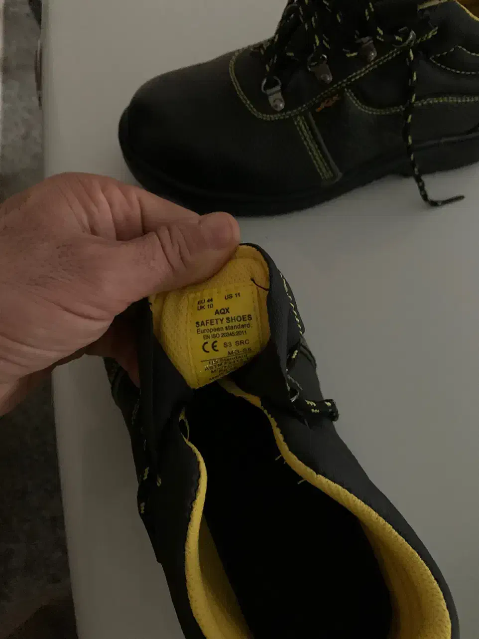 کفش ایمنی ۴۳|کیف، کفش، کمربند|رشت, انصاری|دیوار