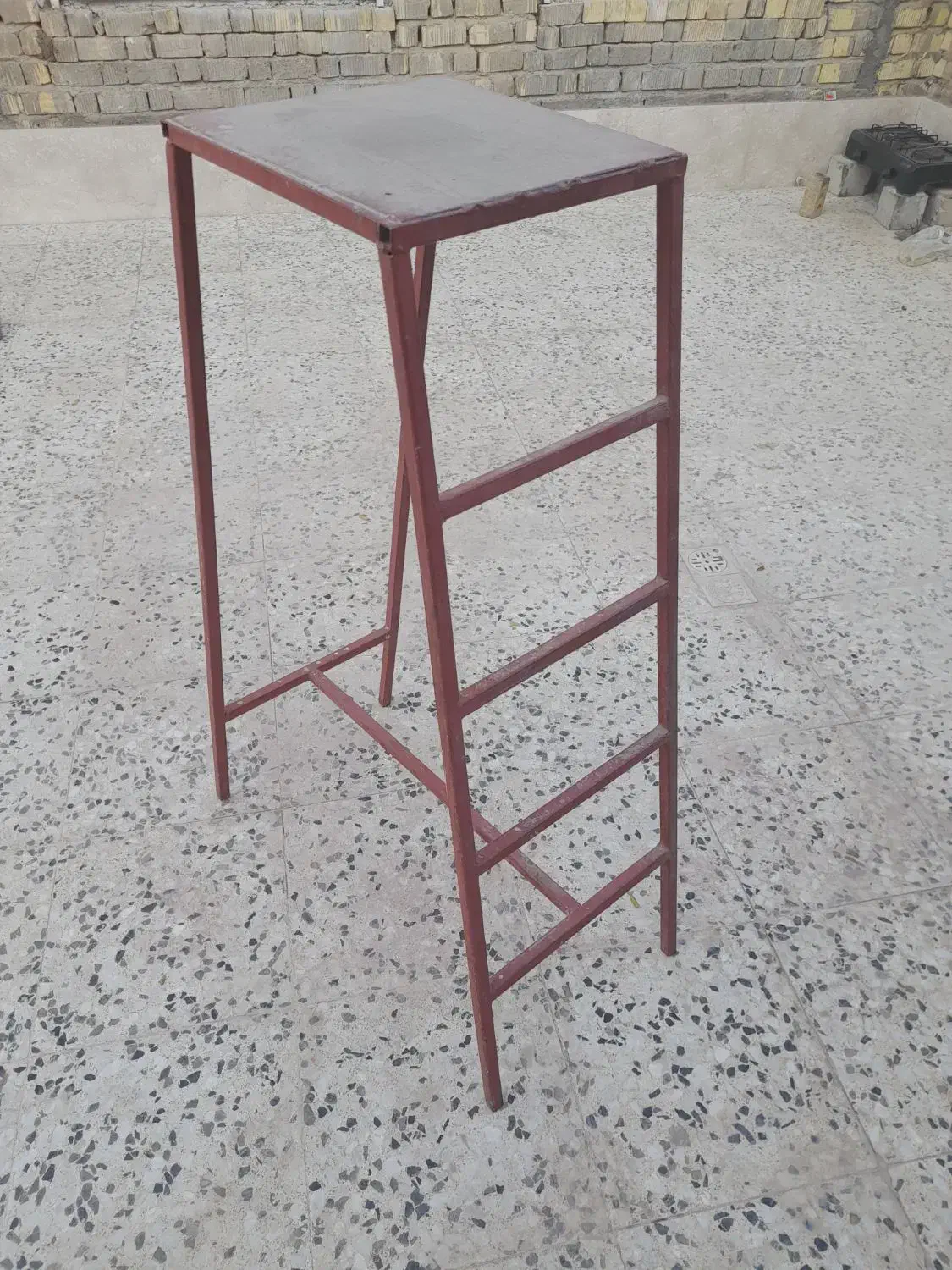 چهارپایه فلزی|صندلی و نیمکت|زرقان, |دیوار