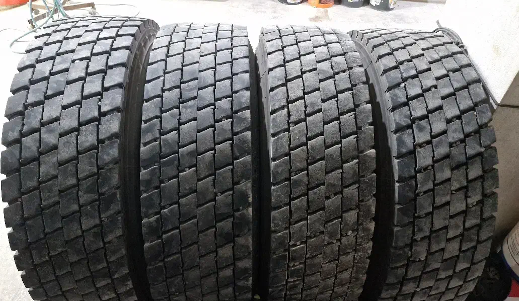 لاستیک جینیو ۳۱۵ فاق ۸۰|قطعات یدکی و لوازم جانبی|کاکی, |دیوار