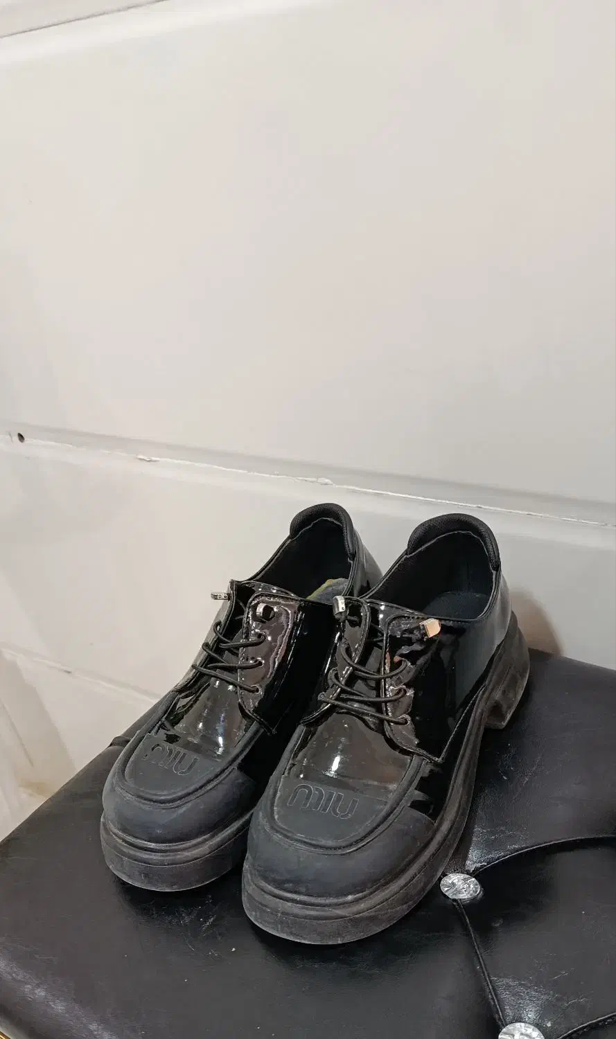 کفش|کیف، کفش، کمربند|یاسوج, |دیوار