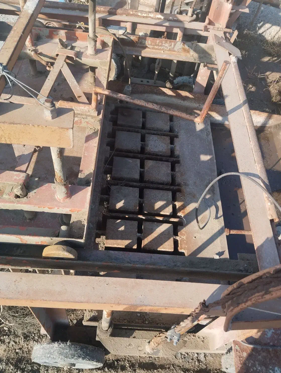 دستگاه بلوک زن|مصالح و تجهیزات ساختمان|پارس‌آباد, |دیوار