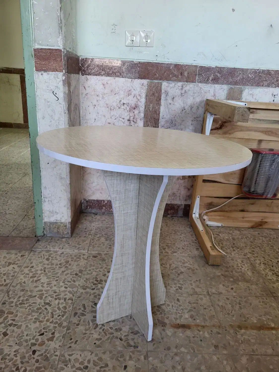 میز خاطره|میز تلفن|مراغه, |دیوار