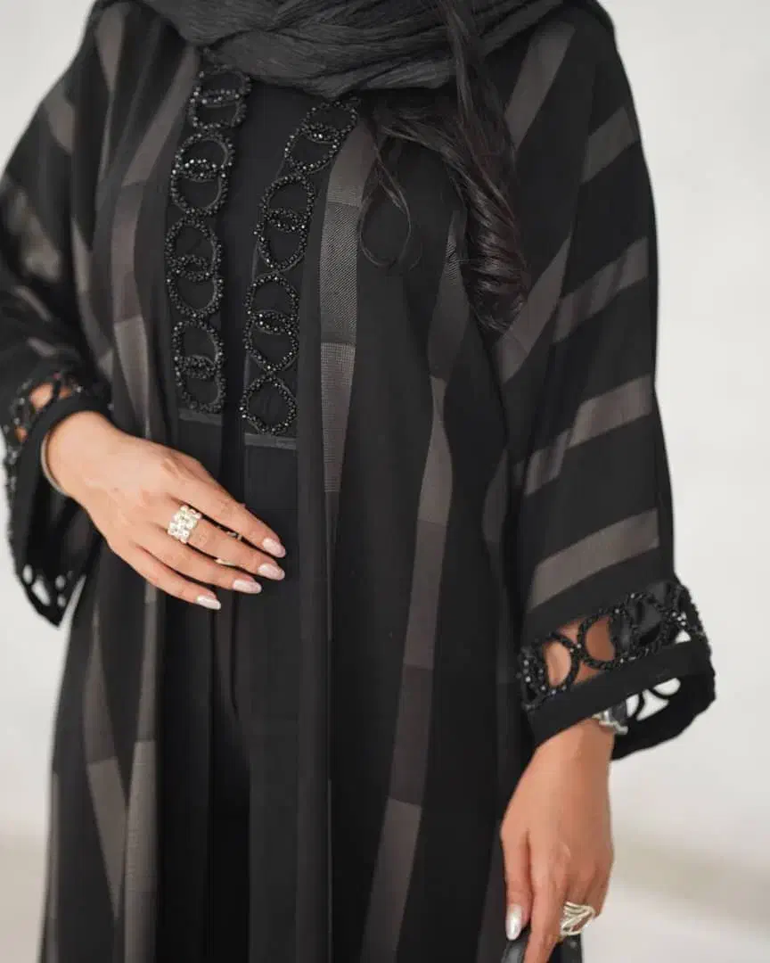 به یک نفر همکار خانم جهت فروشندگی نیازمندیم|استخدام بازاریابی و فروش|میانه, |دیوار