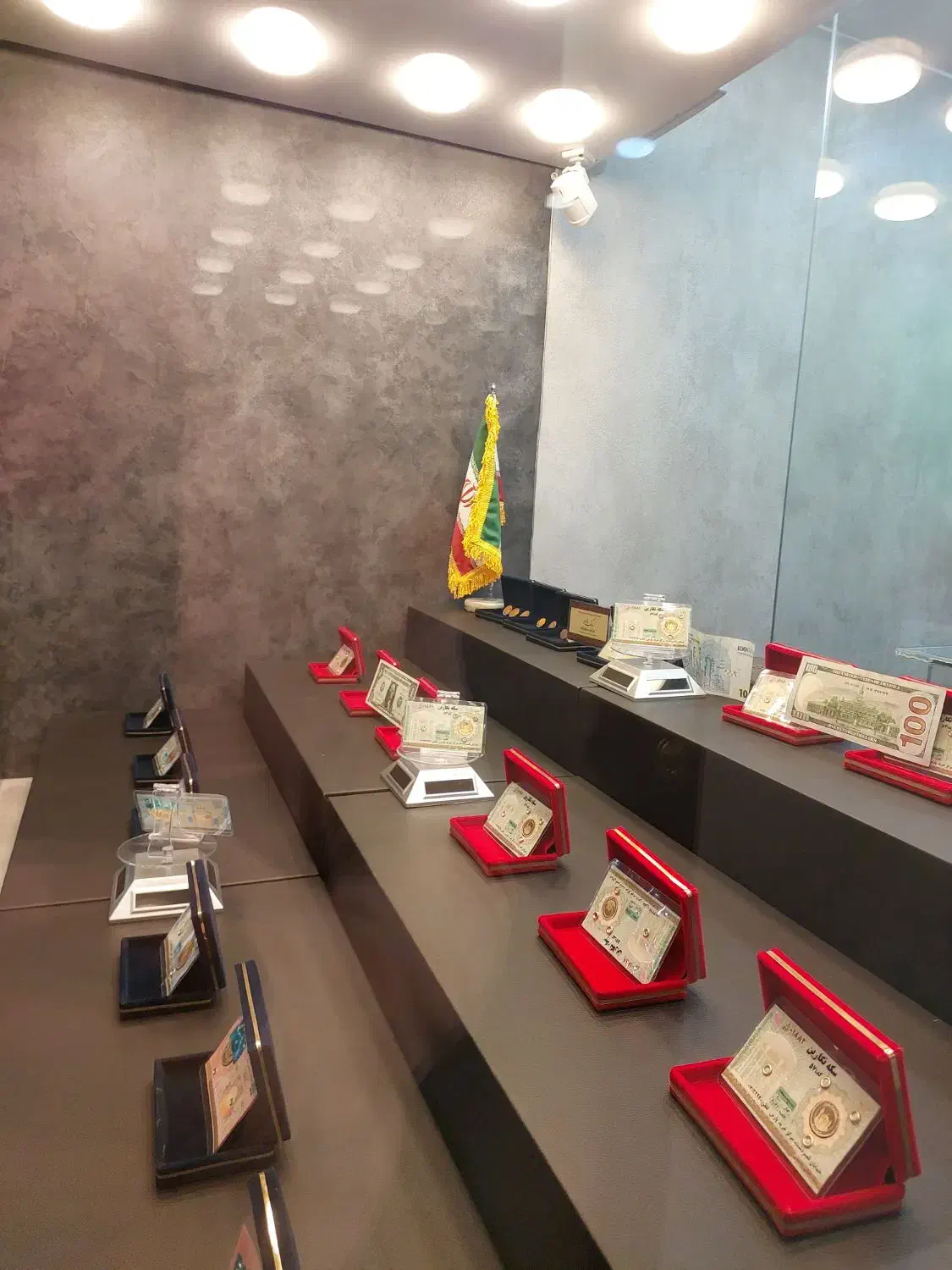 سکه و طلای آب شده نیک|جواهرات|شیراز, ارم|دیوار