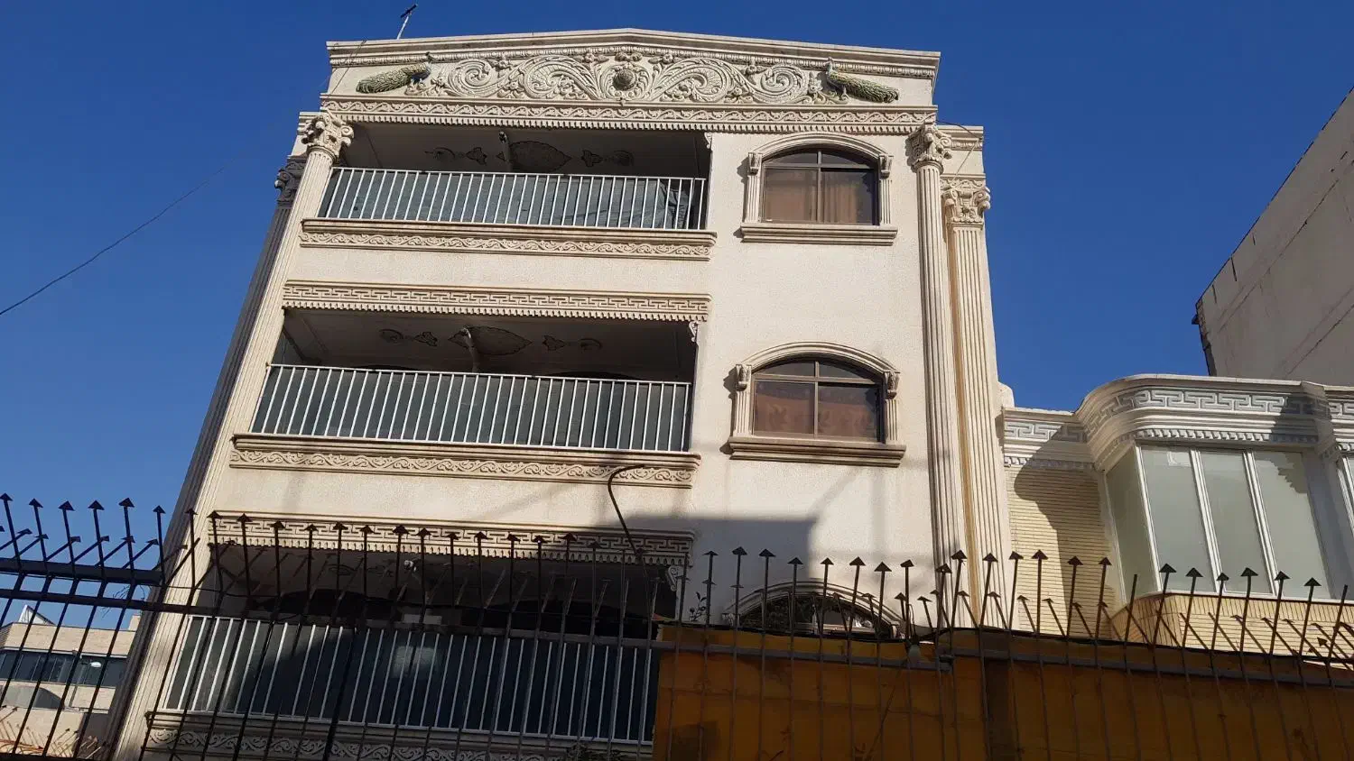 خوابگاه دخترانه خ ارباب با تمام امکانات ن بی ار تی|اجارهٔ کوتاهمدت آپارتمان و سوئیت|اصفهان, تخت فولاد|دیوار