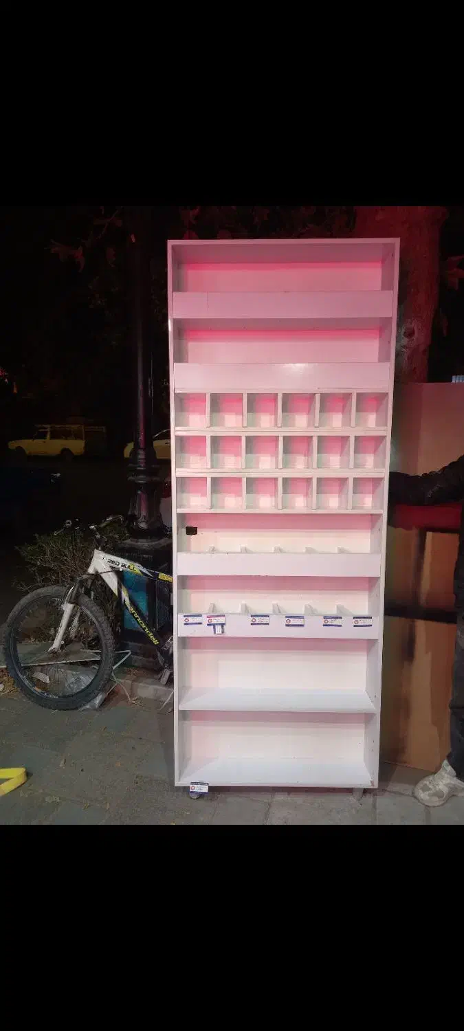 ویترین ک جاسیگاری هم میشه استفاده کرد|فروشگاه و مغازه|بجنورد, |دیوار