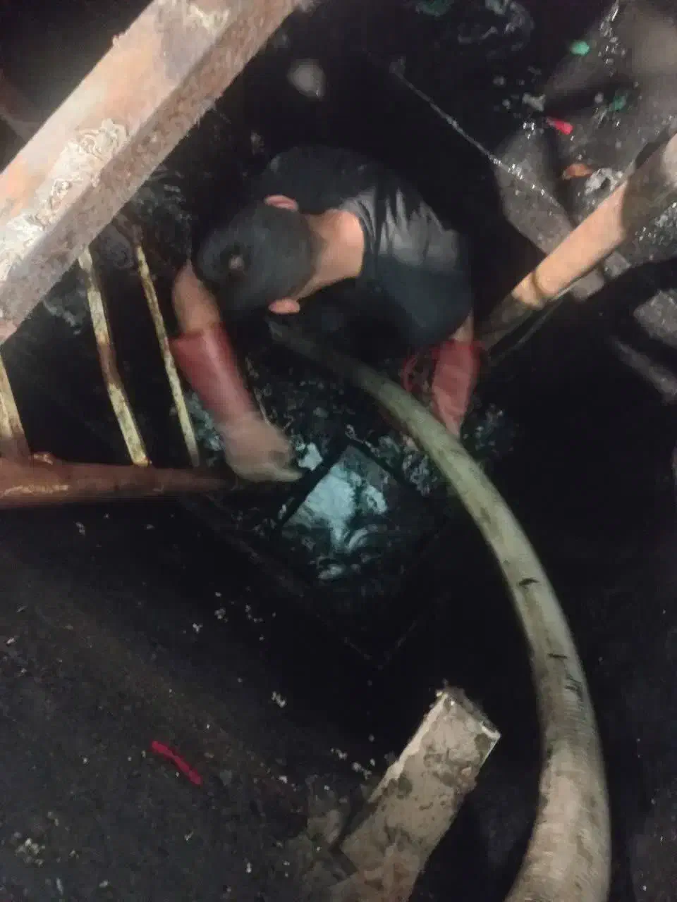 تخلیه چاه و لوله بازکنی|خدمات پیشه و مهارت|بم, |دیوار