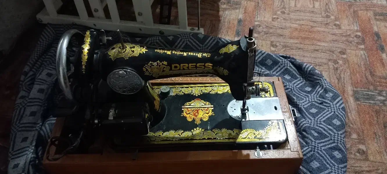 چرخ خیاطی|چرخ خیاطی و ریسندگی|رشت, بیجارپس|دیوار