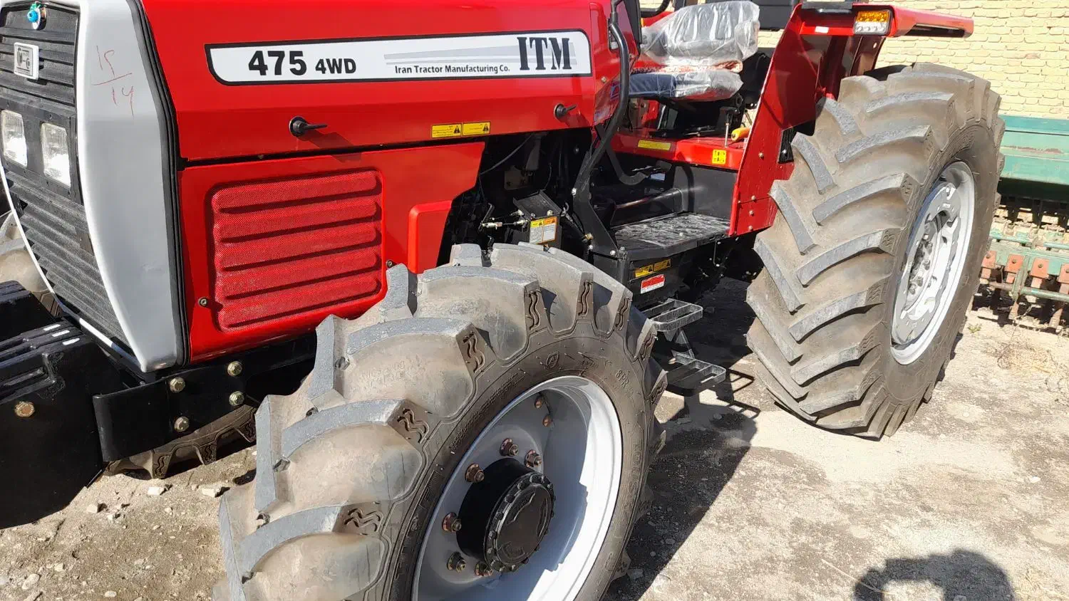 ۴۷۵ جفت خشک|خودرو سنگین|قروه, |دیوار