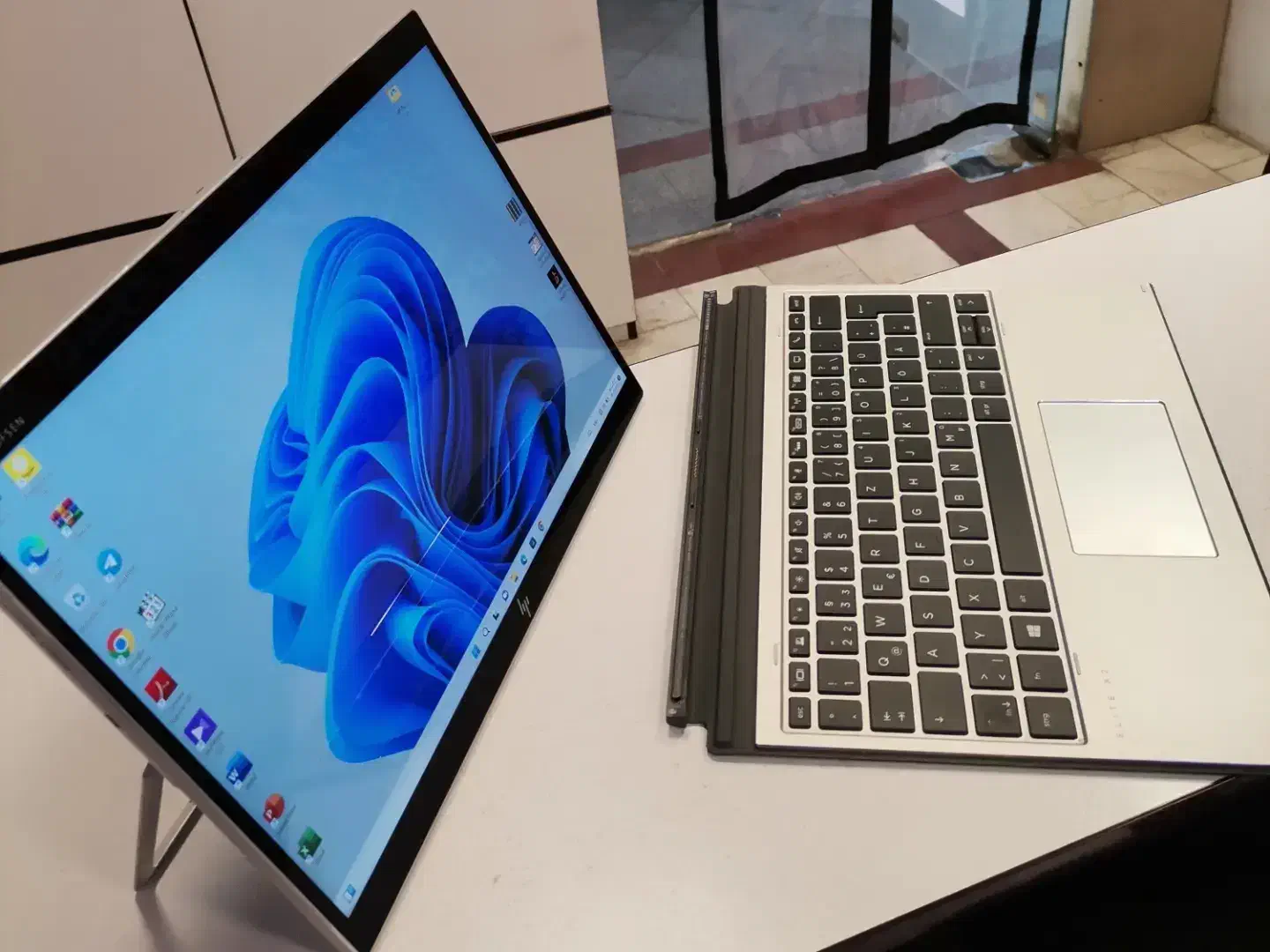 لپتاپ تبلت شو HP ELITE X2|رایانه همراه|ری, سرتخت|دیوار
