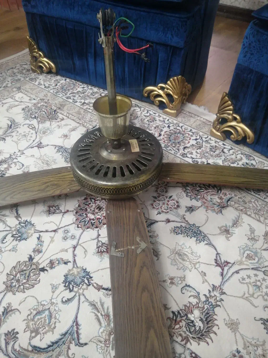 پنکه سقفی کاملا سالم همراه با 4عدد لامپ40وات|پنکه و تصفیهکنندهٔ هوا|تهران, علم و صنعت|دیوار