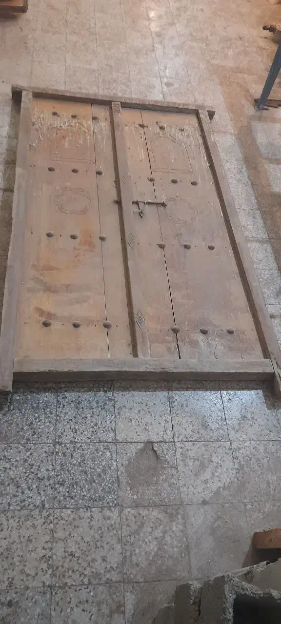 درب عتیقه چوبی|کلکسیون اشیاء عتیقه|بوشهر, |دیوار