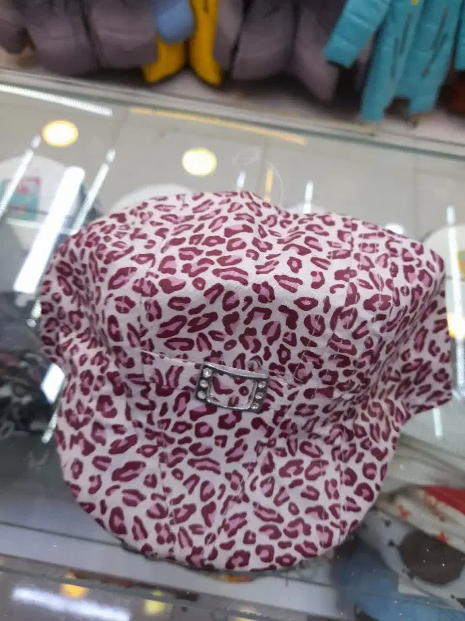 کلاه|لباس|قم, مسجد امام حسن|دیوار