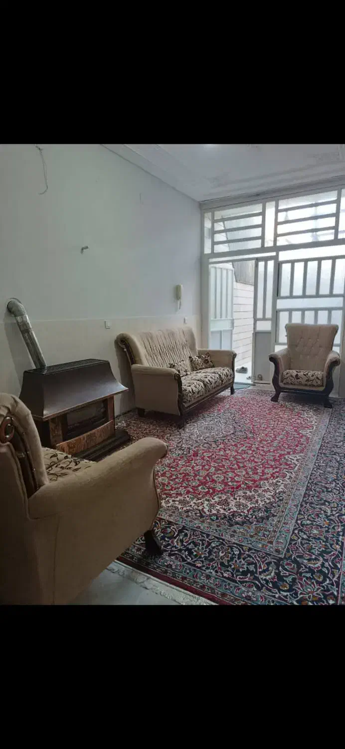 منزل نزدیک بازار وکیل دروازه اصفهان خیابان زند|اجارهٔ کوتاهمدت آپارتمان و سوئیت|شیراز, بازار|دیوار