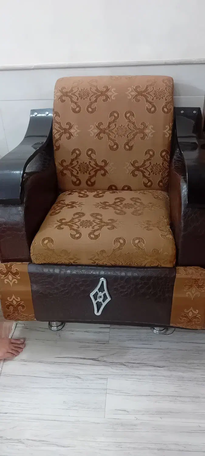 مبل  ۹ نفره بامیز|مبلمان خانگی و میز عسلی|نیشابور, پاستور|دیوار