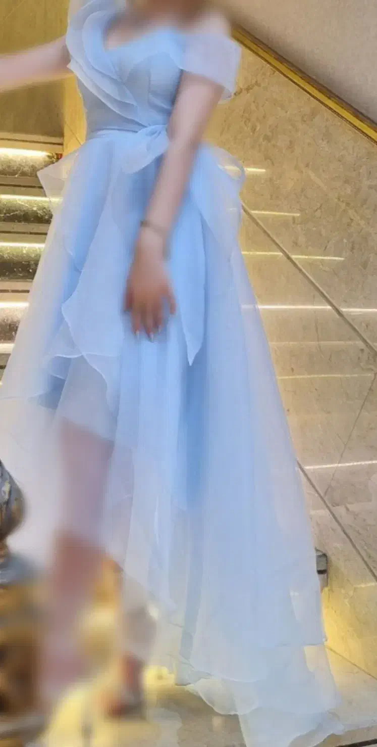 لباس مجلسی|لباس|ری, علایین|دیوار