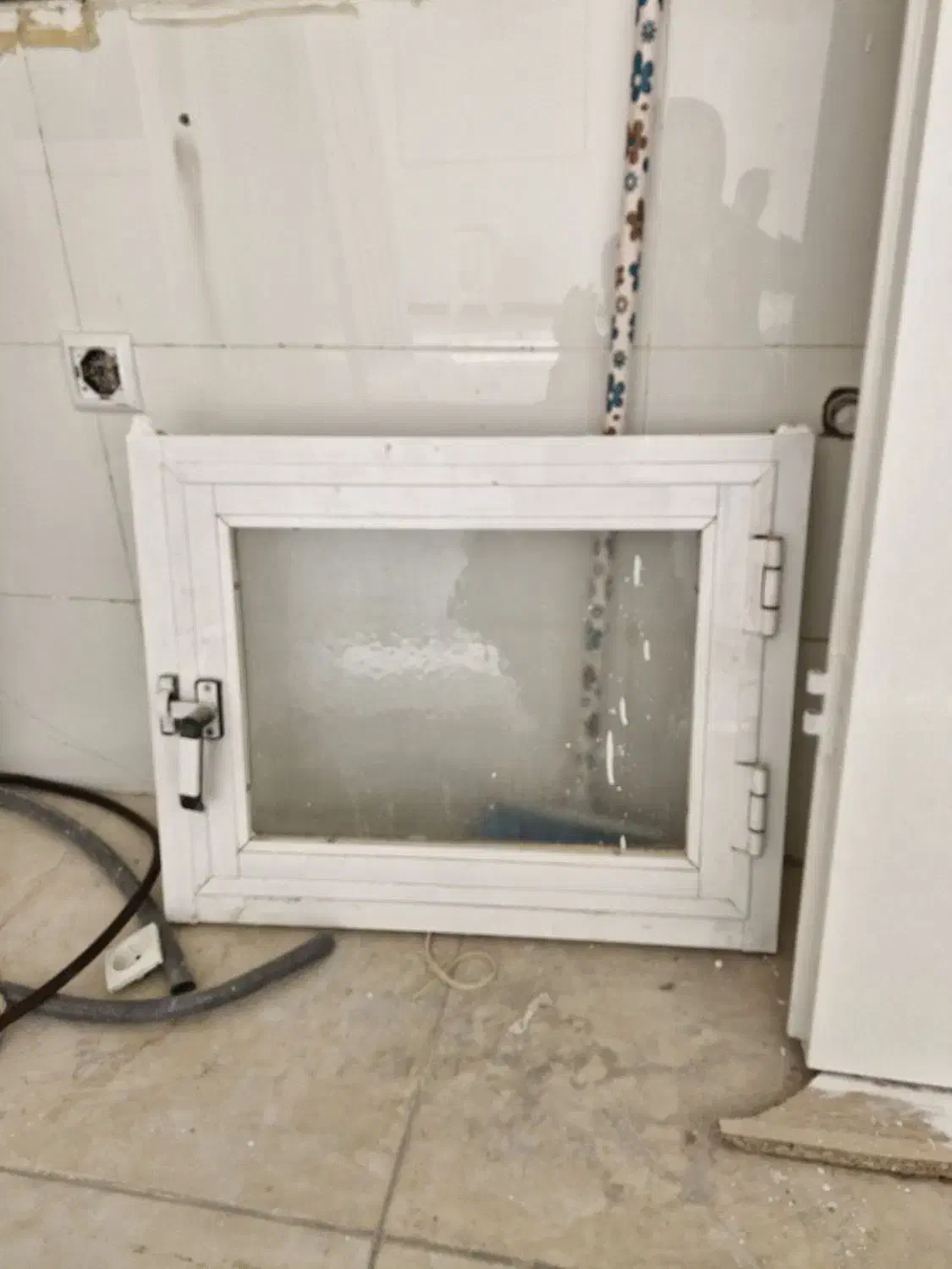 پنجره آماده|مصالح و تجهیزات ساختمان|قم, قلعه کامکار|دیوار