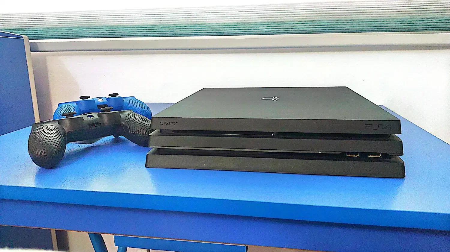 Ps4 pro ریجن اروپا|کنسول، بازی ویدئویی و آنلاین|رشت, فلسطین|دیوار