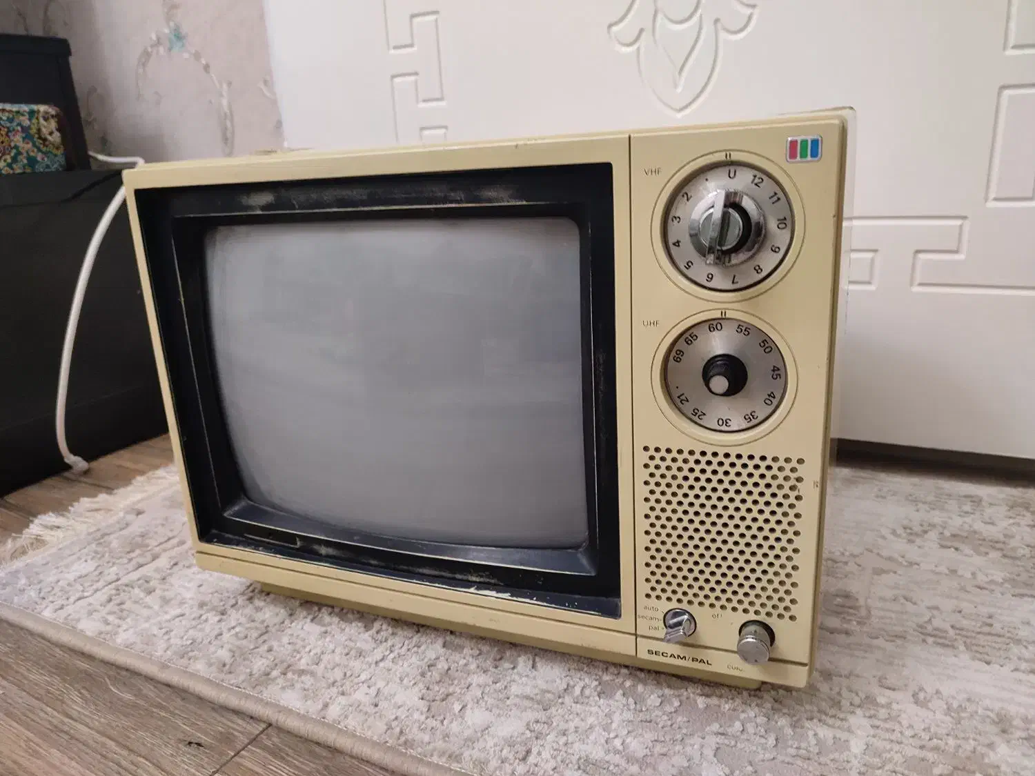 تلوزیون قدیمی مناسب دکوراتیو|تلویزیون و پروژکتور|تهران, بریانک|دیوار