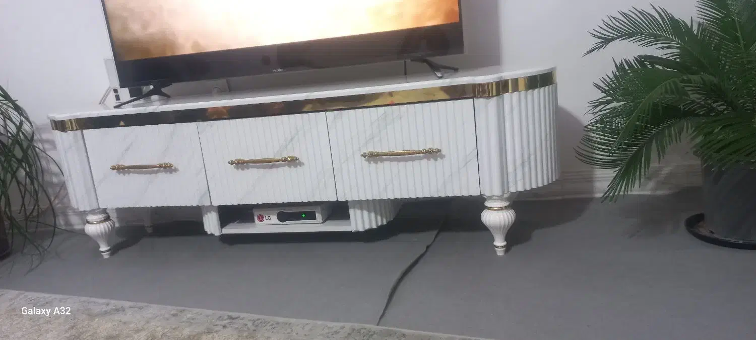 میز تی وی|میز تلویزیون|چهارباغ, |دیوار