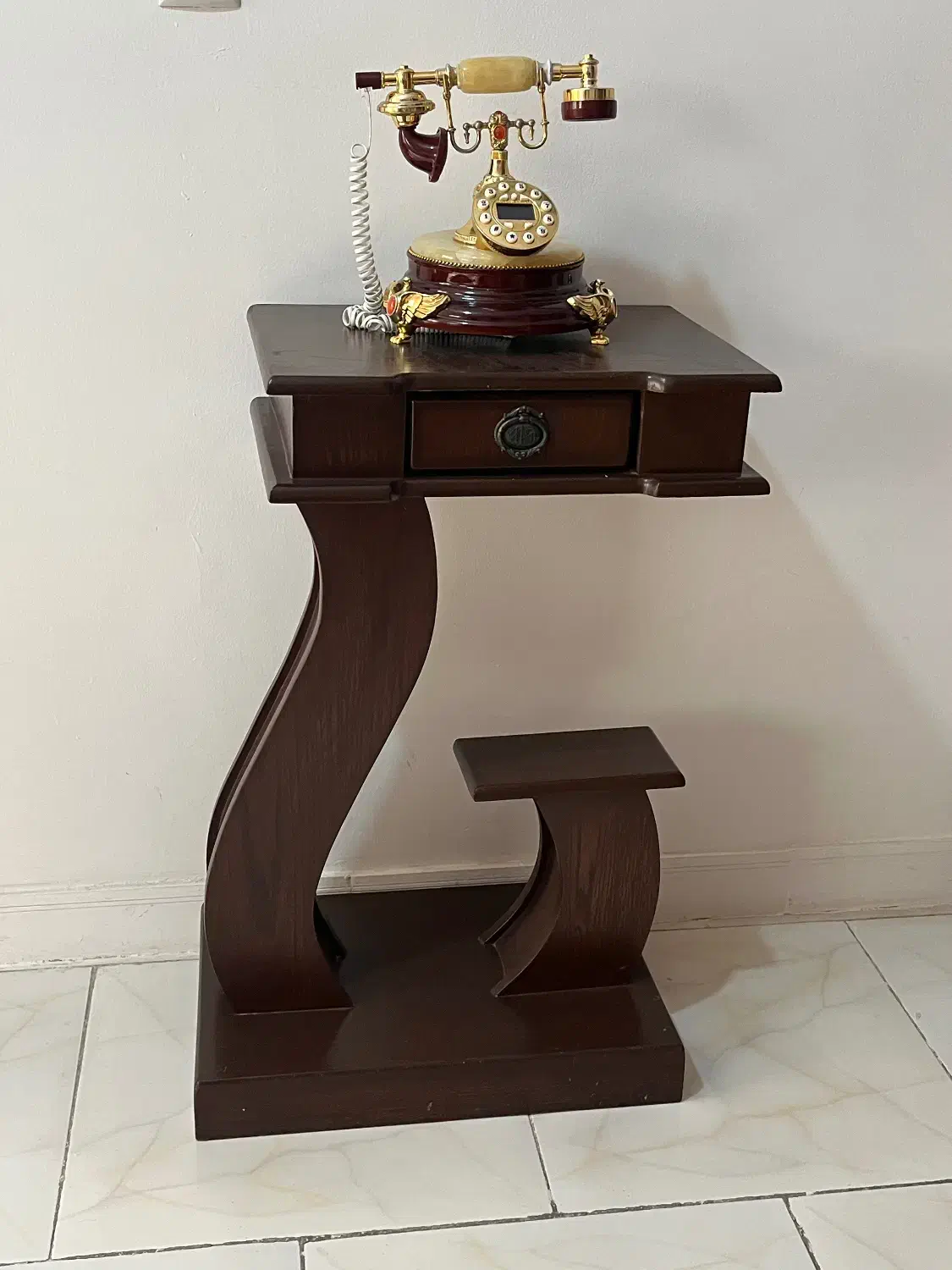 میز تلفن|میز تلفن|اندیشه, شهرک المهدی|دیوار