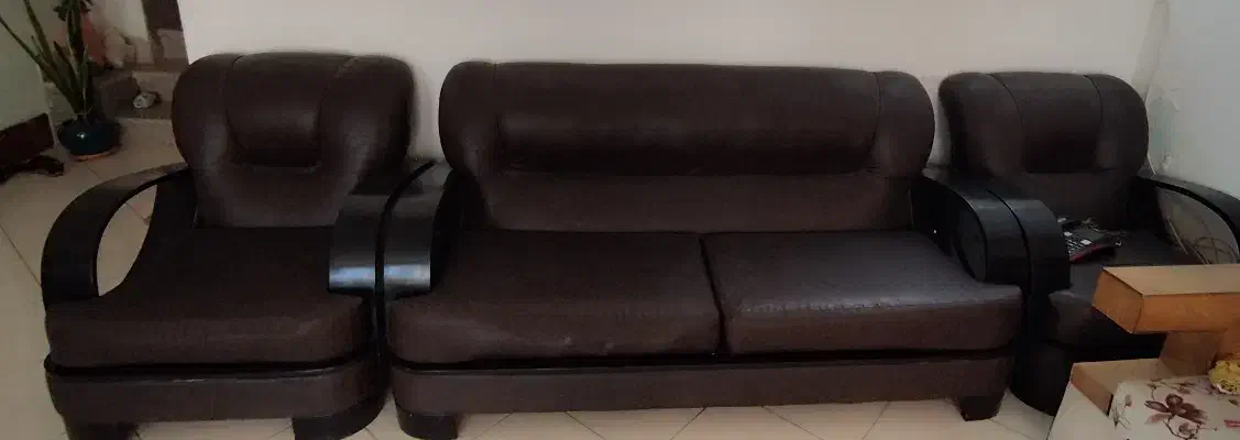 فروش مبل چرم ۴ تکه(سالم)|مبلمان خانگی و میز عسلی|صدرا-فارس, فاز ۱|دیوار