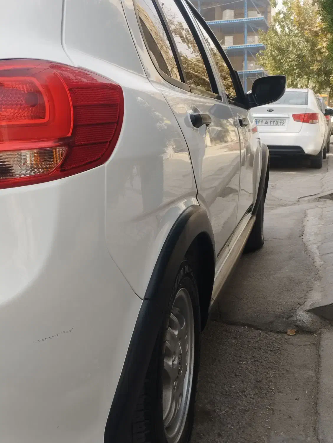 R سفید مشکی 402 رینگ اسپرت|خودرو سواری و وانت|مشهد, شفا|دیوار