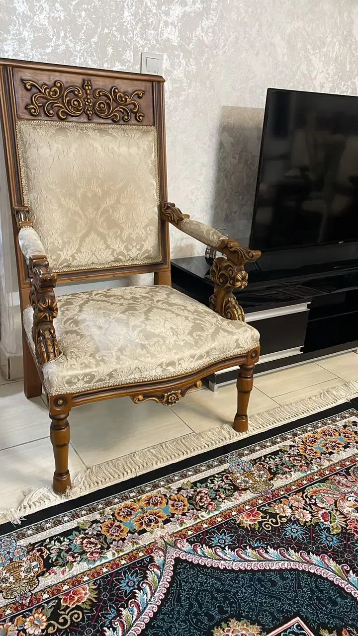 مبل 7نفره.همراه جلو مبلی بزرگ و 2عدد میزعسلی|مبلمان خانگی و میز عسلی|رشت, دیانتی|دیوار
