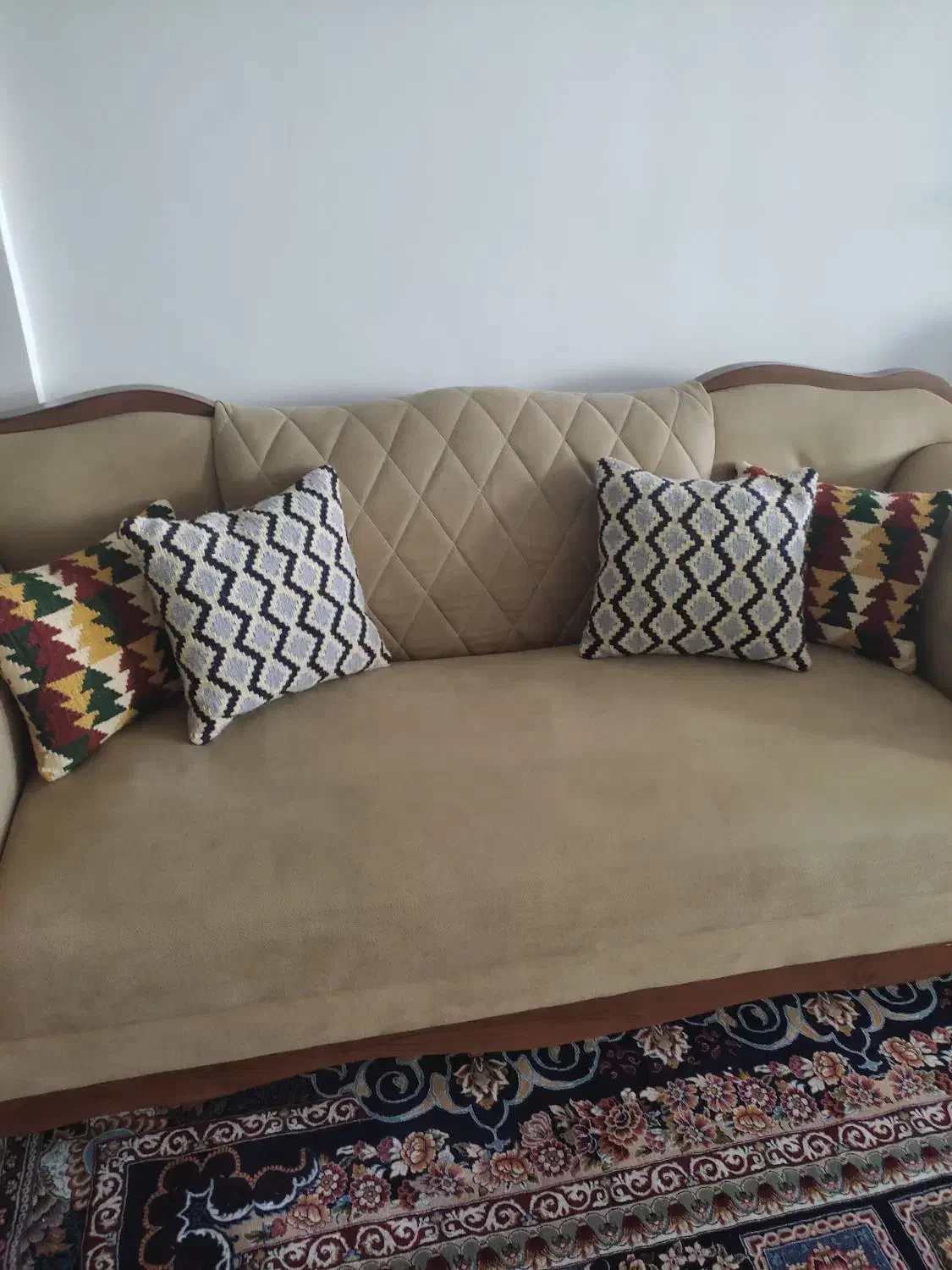 کوسن|گلیم، جاجیم، گبه|بیرجند, |دیوار