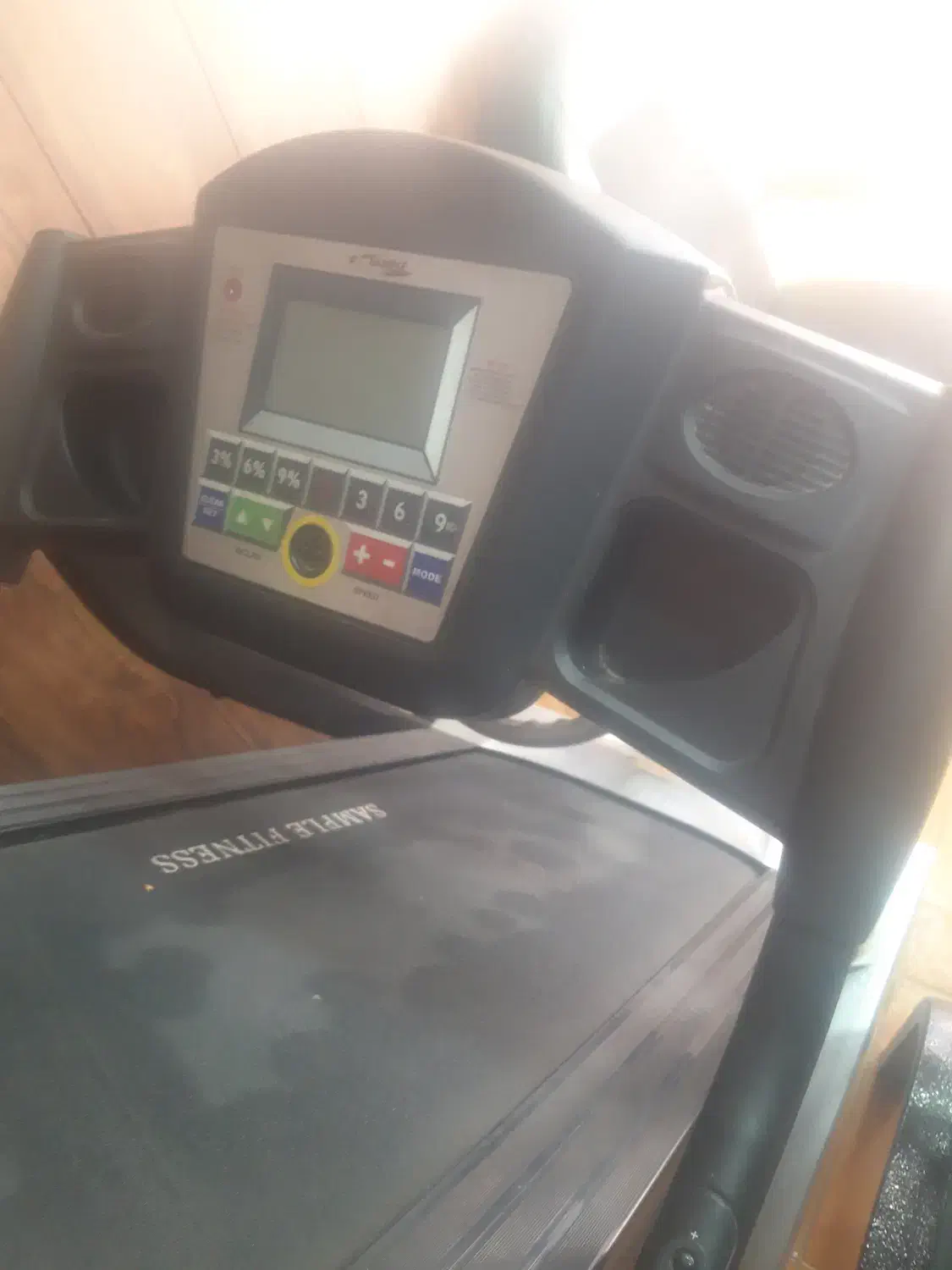 فروش تردمیل خانگی با ویبراتور در حد نو نوحرفه ای|تجهیزات ورزشی|قیدار, |دیوار