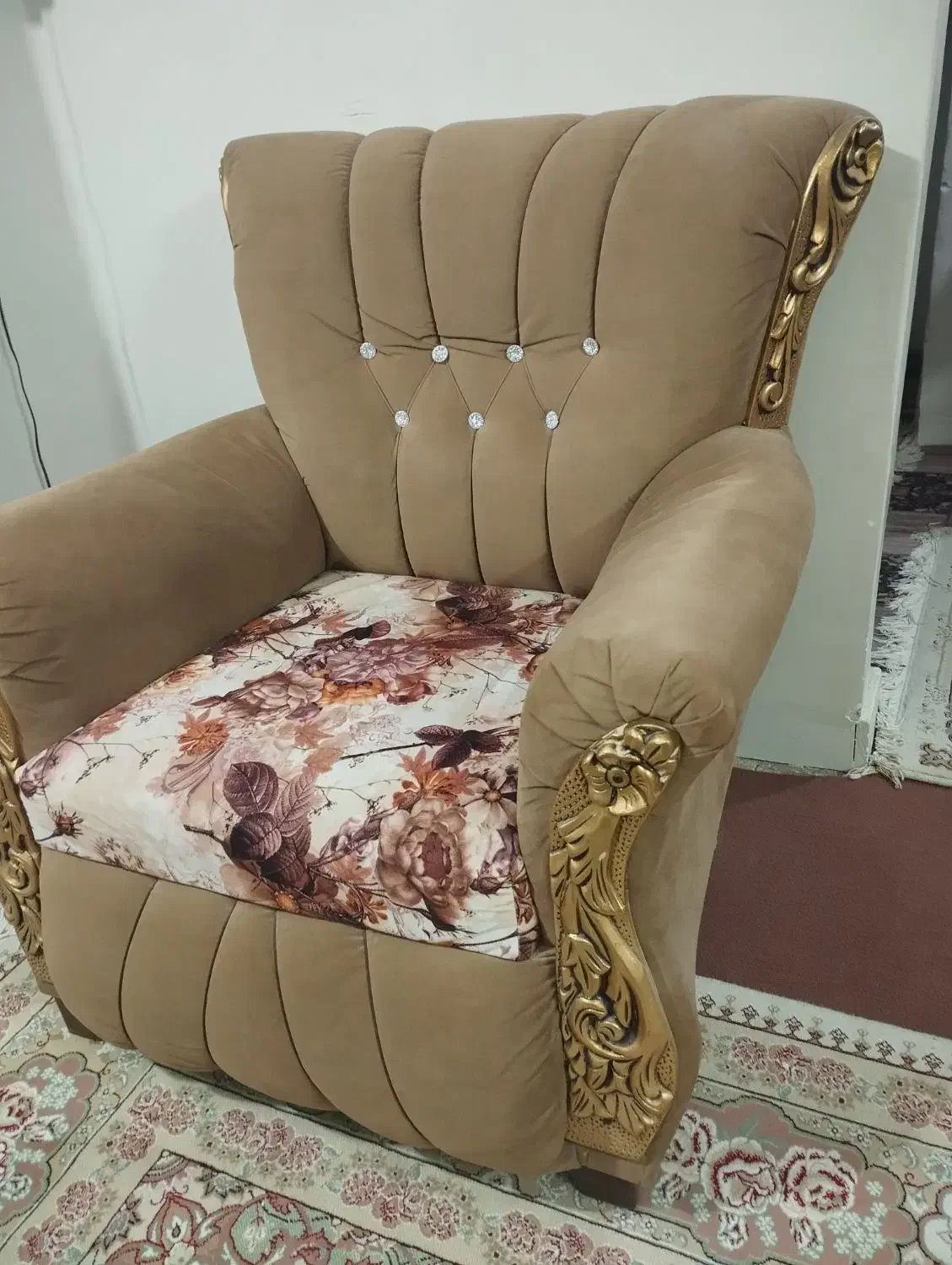 مبل هفت نفره با میز جلومبلی|مبلمان خانگی و میز عسلی|کاشان, طالقانی|دیوار