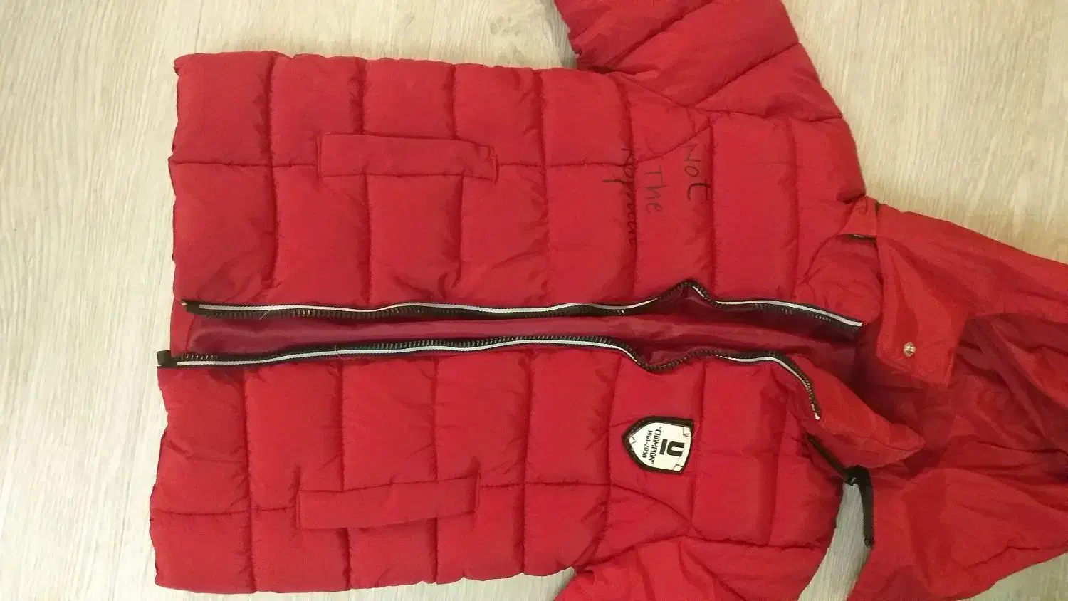 کاپشن بسیار تمیز و نو خیلی گرم|کفش و لباس بچه|ساری, |دیوار