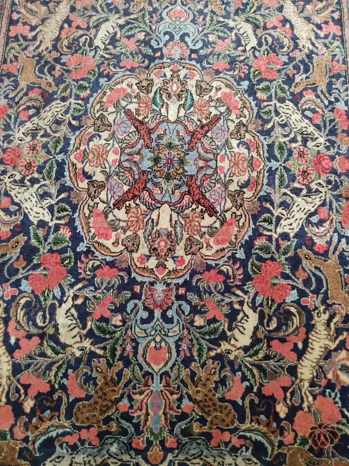 زرع و نیم زمینه سورمه ای حاشیه کرم|فرش|تهران, ستارخان|دیوار