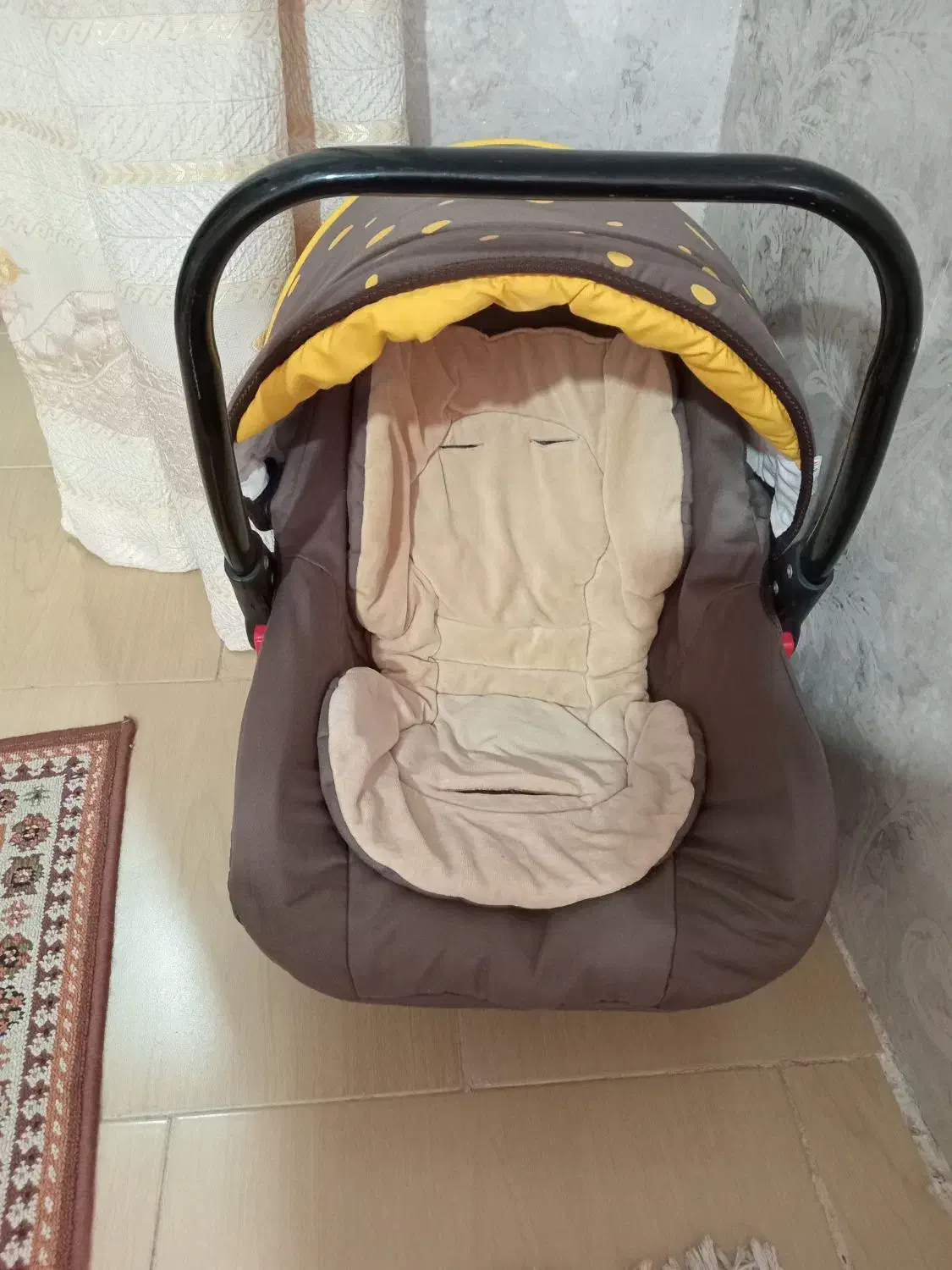 کریر|کالسکه و لوازم جانبی|گلبهار, شهر جدید گلبهار|دیوار