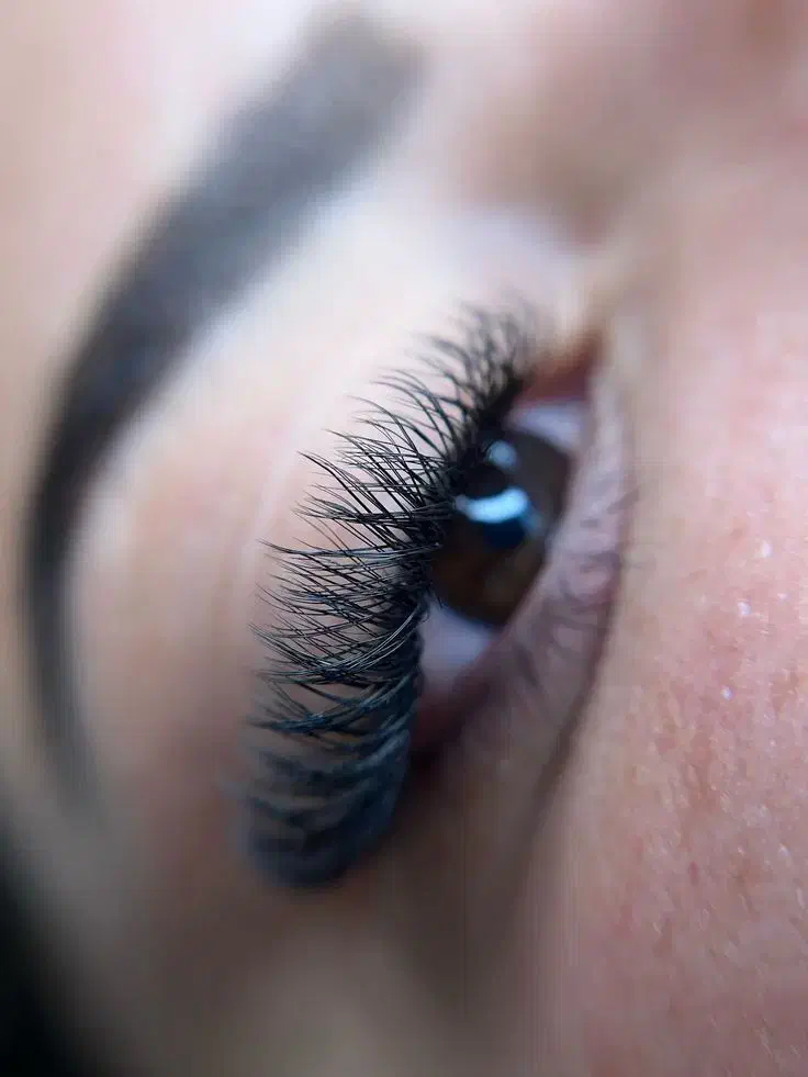 کاشت مژه تخصصی با متریال درجه یک|خدمات آرایشگری و زیبایی|شاهینشهر, خبرنگار|دیوار