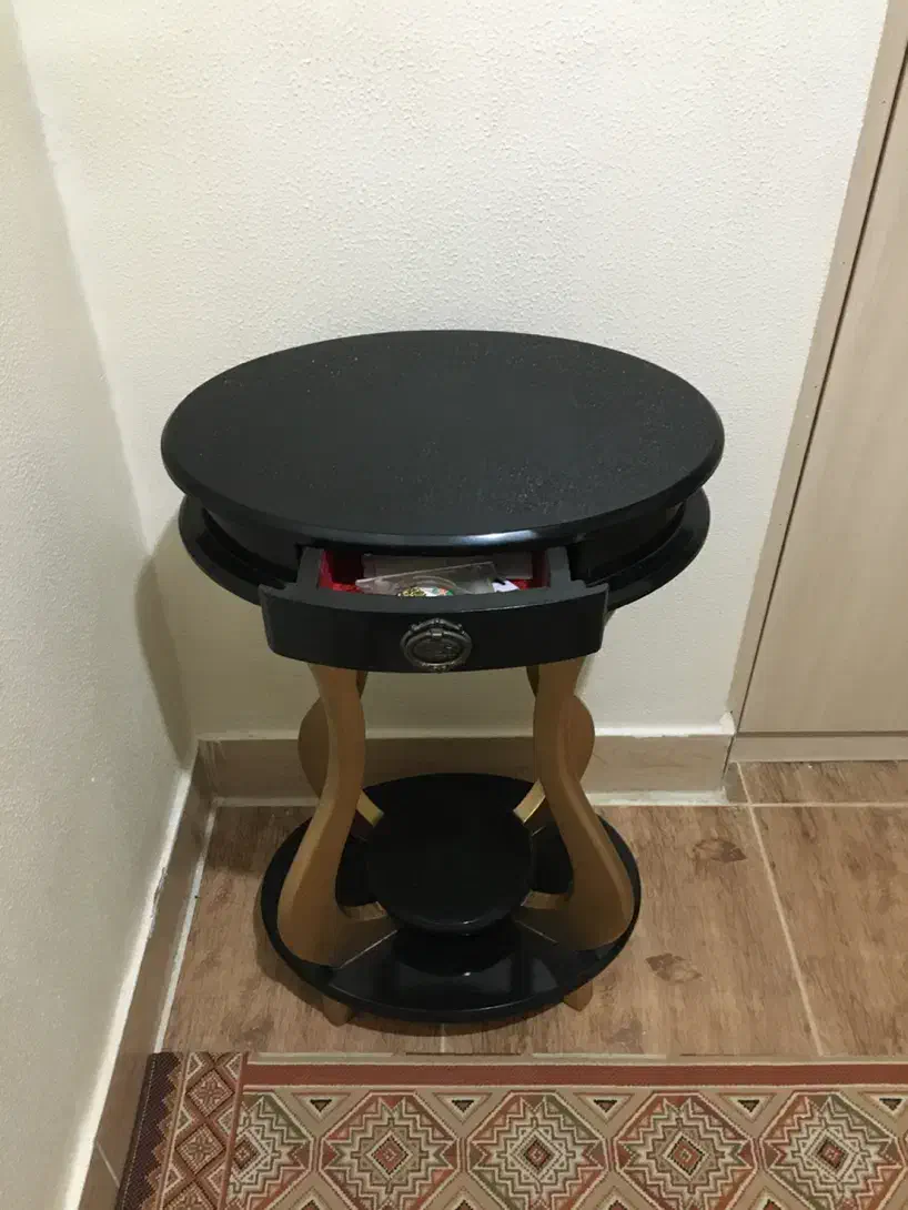 کنسول زیبا|بوفه، ویترین، کنسول|شاهین‌شهر, اقبال لاهوری|دیوار