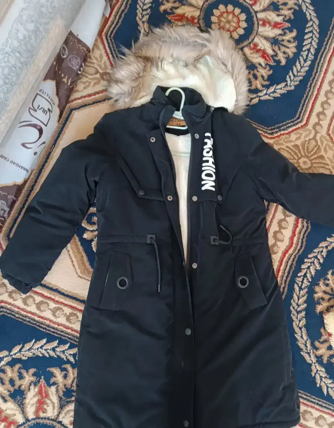 پالتو|لباس|یاسوج, |دیوار