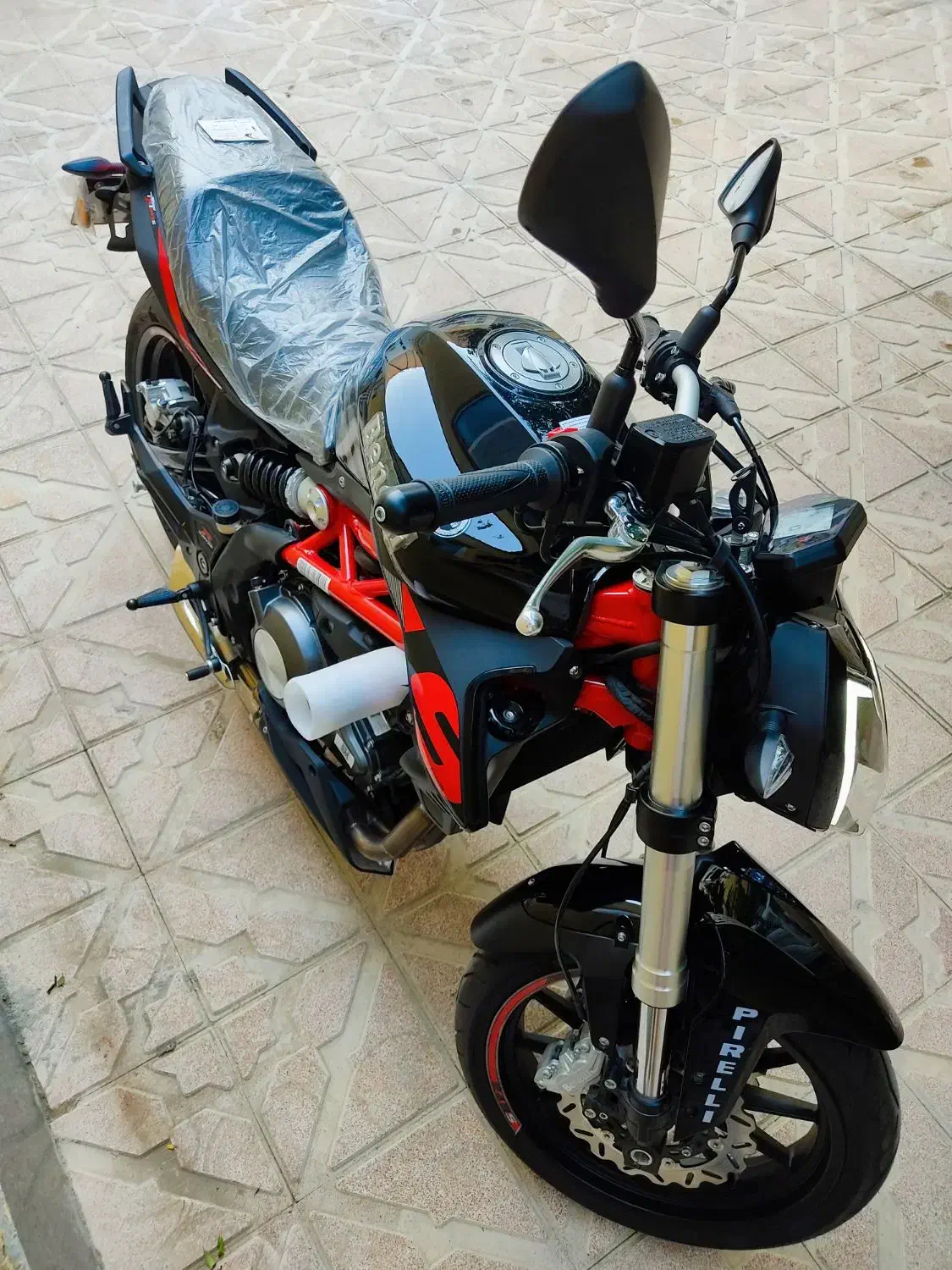 بنلی ۳۰۰ جفت سیلندر صفر|موتورسیکلت|تبریز, |دیوار