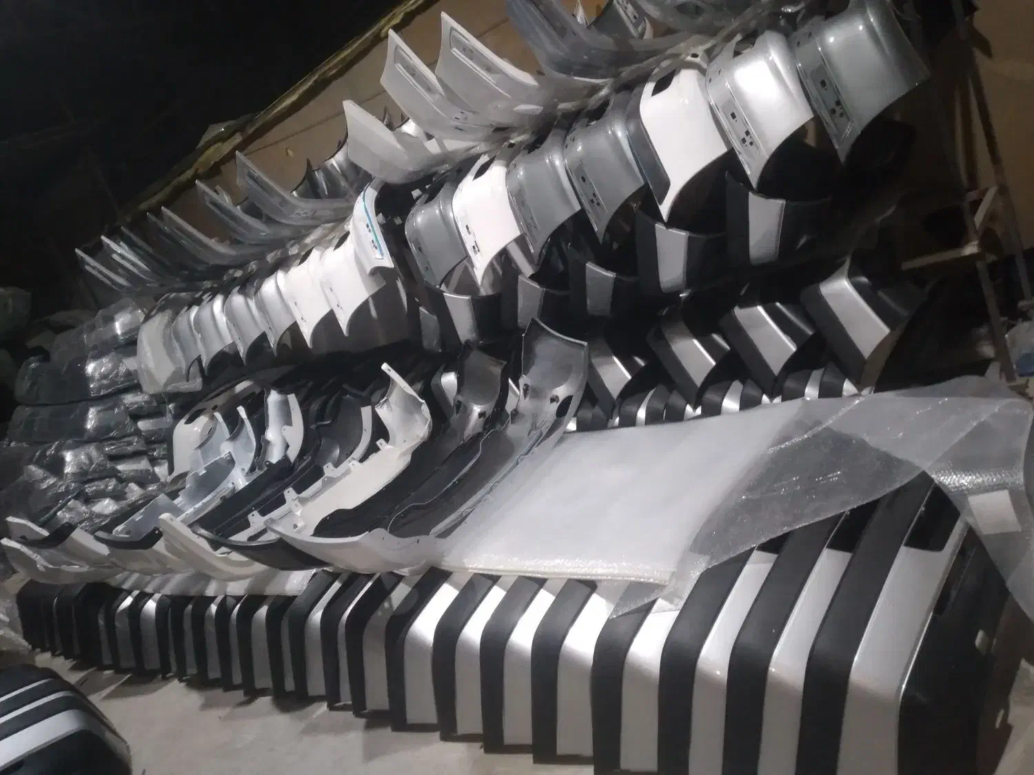 سپر دایاق جلو پنجره|قطعات یدکی و لوازم جانبی|فامنین, |دیوار