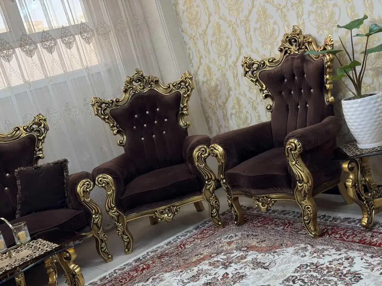 مبل سلطنتی|مبلمان خانگی و میز عسلی|قم, شاه سید علی|دیوار