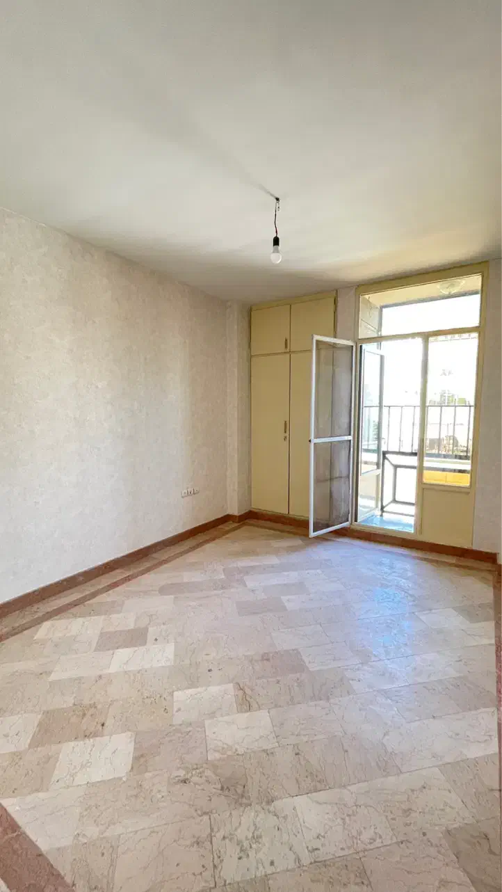 ۱۲۰متر همیلا/۲خواب بزرگ/سالن سه جهت پرده خور