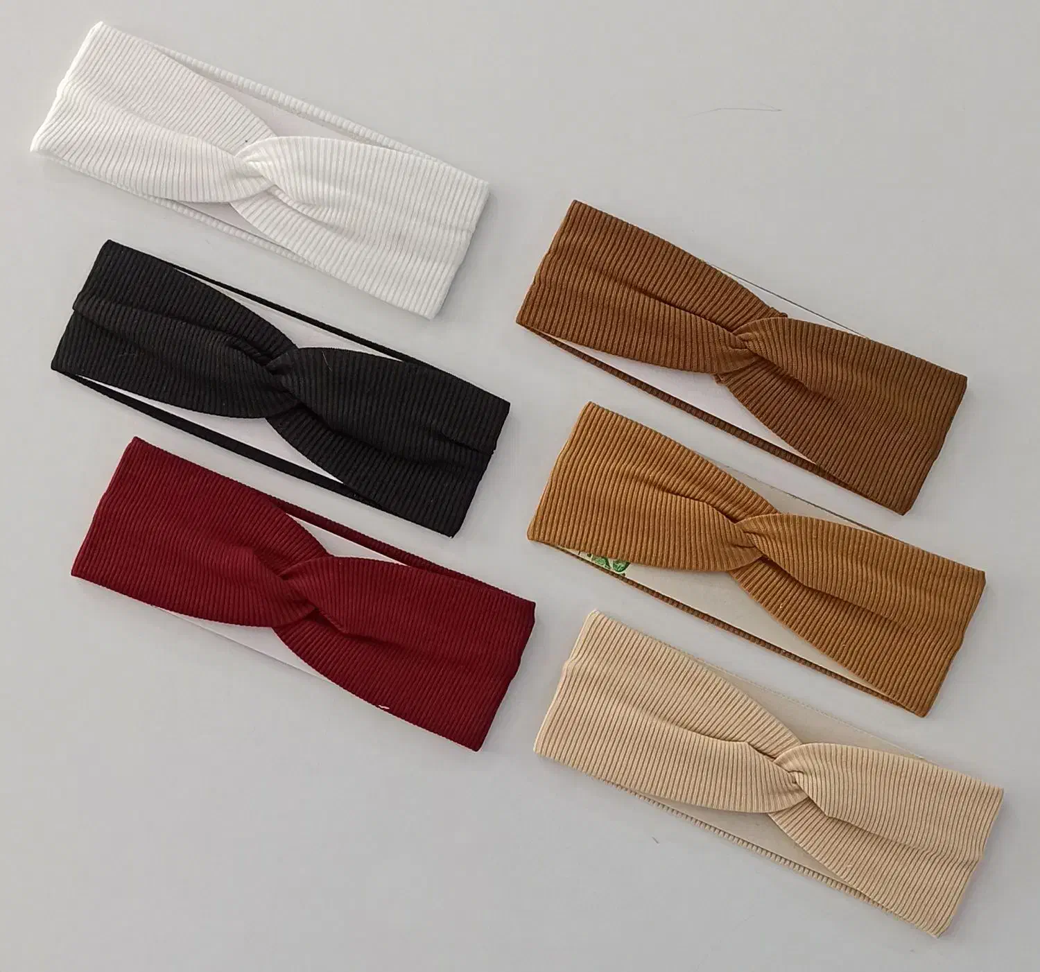 هدبند و کلاه نایک|لباس|قم, نیروگاه|دیوار