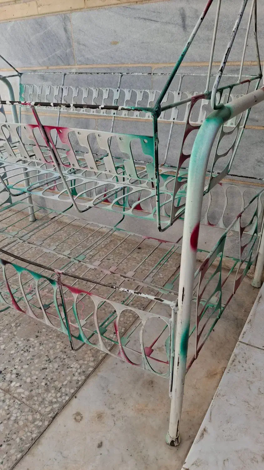 گهواره فلزی نوزاد|اسباب و اثاث بچه|میبد, |دیوار