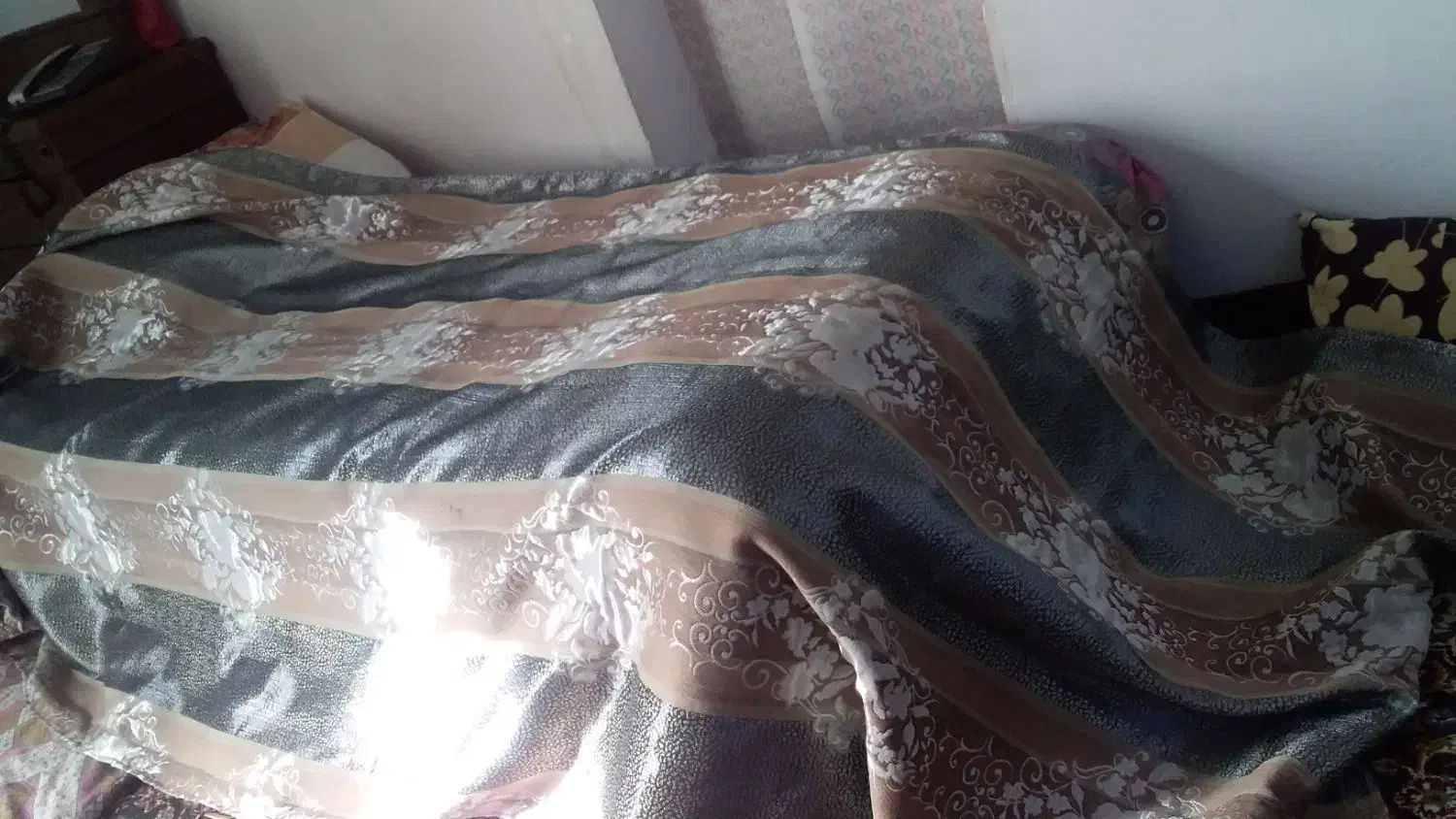 یک پرده نو دارم بدون پارگی|پرده، رانر، رومیزی|نیشابور, مازول|دیوار