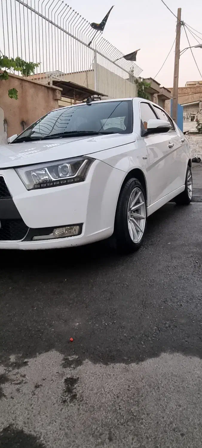 دنا پلاس ۵ دنده ۹۸|خودرو سواری و وانت|بروجرد, |دیوار