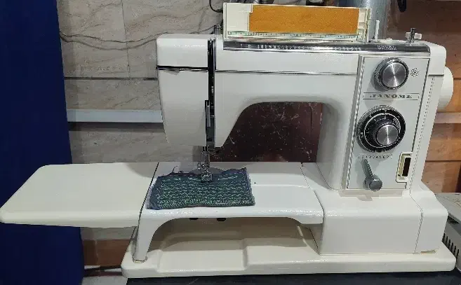 یک عدد ژانومه مدل 815 در حد اک با دو سال ضمانت|چرخ خیاطی و ریسندگی|قوچان, |دیوار