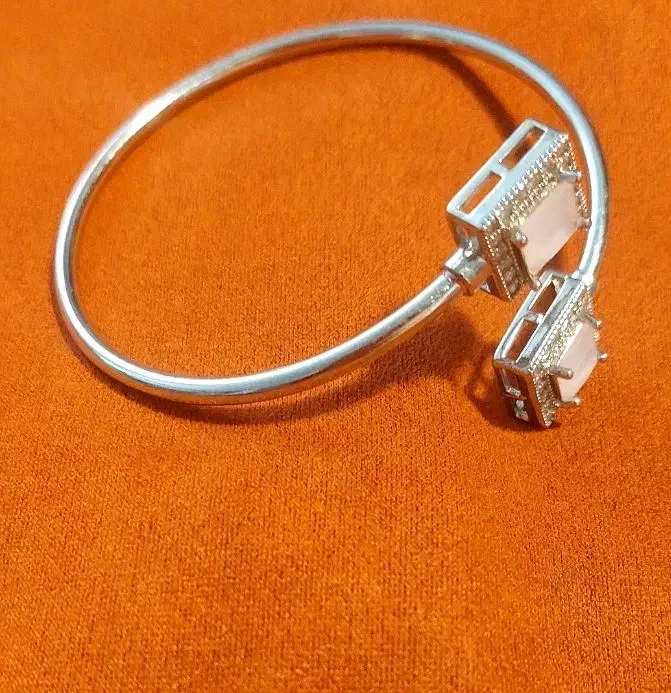 بنگل  خاص  و شیک   نو|بدلیجات|اصفهان, ستار|دیوار